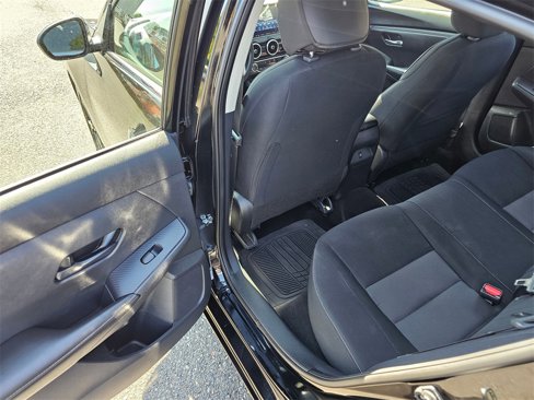 Used 2024 Nissan Sentra SV image 9