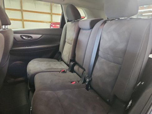 Used 2016 Nissan Rogue SV image 13