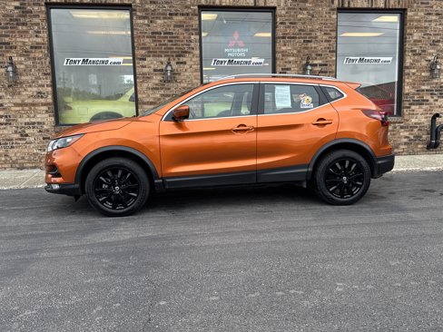 Used 2022 Nissan Rogue Sport SV w/ Technology Package image 2