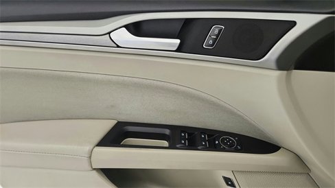 Used 2020 Ford Fusion SE image 20