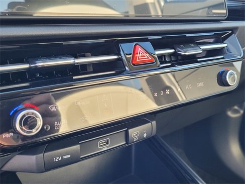 New 2025 Hyundai Elantra SEL image 16