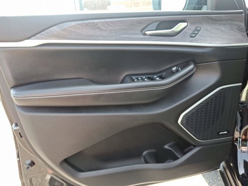 Certified 2022 Jeep Grand Cherokee L Limited image 13