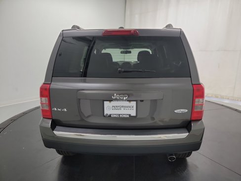 Used 2016 Jeep Patriot High Altitude image 8