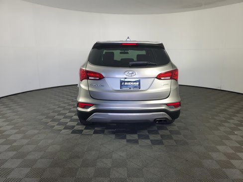 Used 2017 Hyundai Santa Fe Sport image 5