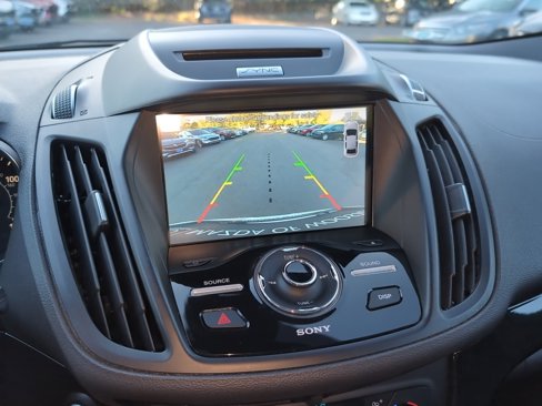 Used 2018 Ford Escape Titanium w/ Ford Safe & Smart Package image 19