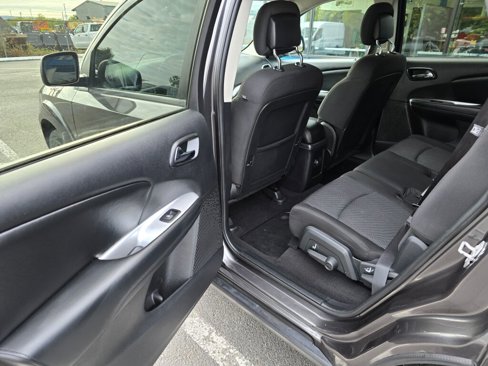 Used 2016 Dodge Journey SXT w/ Blacktop Package image 13