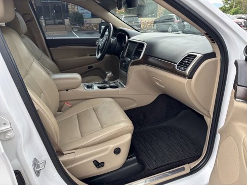 Used 2017 Jeep Grand Cherokee Limited w/ Luxury Group II image 21