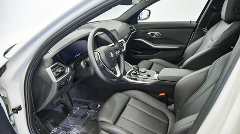 Used 2021 BMW 330i Sedan w/ Premium Package image 18
