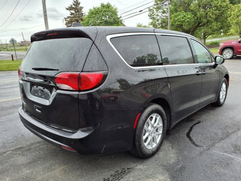 New 2025 Chrysler Voyager LX image 5