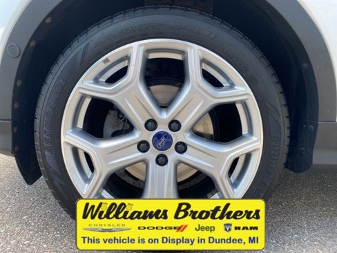 Used 2017 Ford Escape Titanium w/ Equipment Group 301A image 9