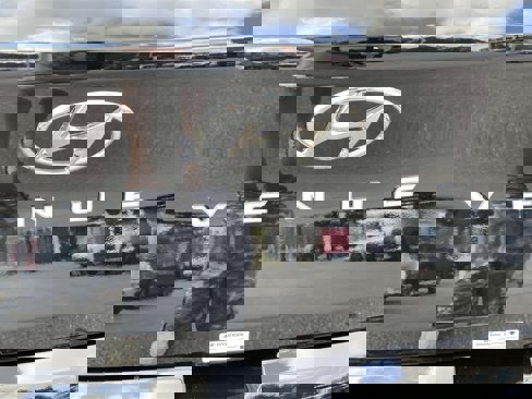 New 2026 Hyundai Venue SE image 7