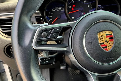 Certified 2020 Porsche Macan image 43