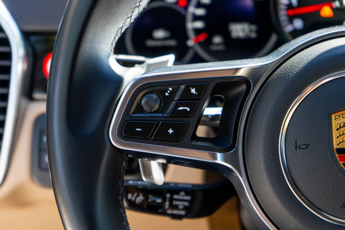 Used 2022 Porsche Cayenne S image 28