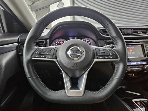 Used 2018 Nissan Rogue SV image 14