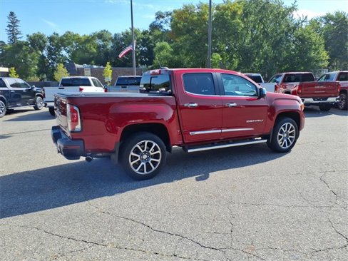 Used 2022 GMC Canyon Denali image 3