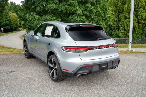 Certified 2024 Porsche Macan image 2