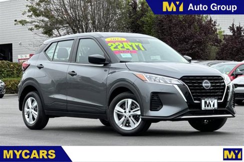 New 2025 Nissan Kicks Play S image 1