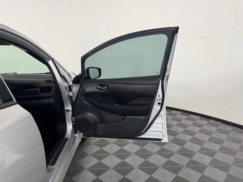 Used 2022 Nissan Leaf SV image 36