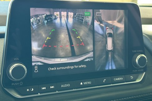 Used 2021 Nissan Rogue SV image 19