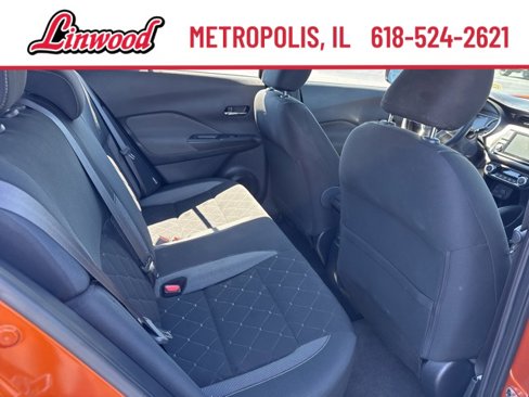 Used 2020 Nissan Kicks SV image 9