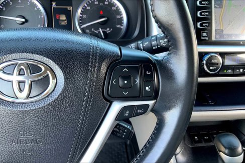 Used 2018 Toyota Highlander Limited image 21