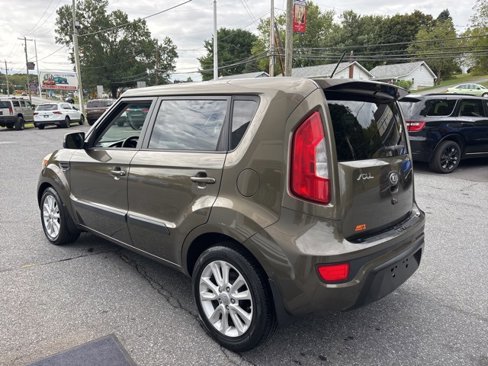 Used 2013 Kia Soul + image 4