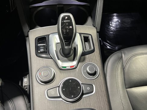 Used 2022 Alfa Romeo Stelvio Ti image 38