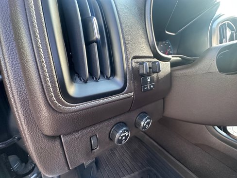 Certified 2021 GMC Canyon Denali image 12