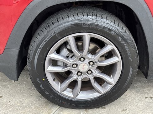 Certified 2022 GMC Terrain SLT image 28