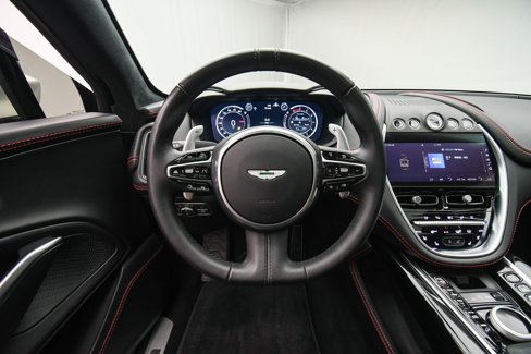 Used 2021 Aston Martin DBX image 14