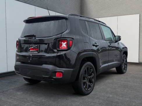 Used 2017 Jeep Renegade Altitude image 11
