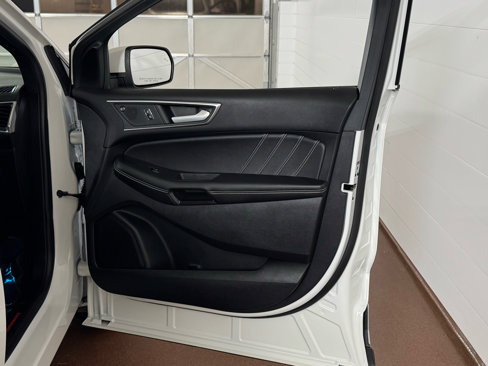 Used 2021 Ford Edge ST image 40