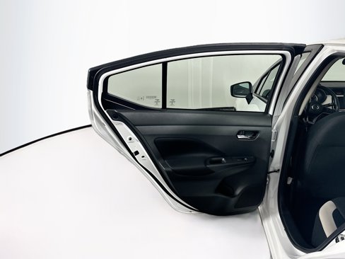 Used 2022 Nissan Versa SV image 26