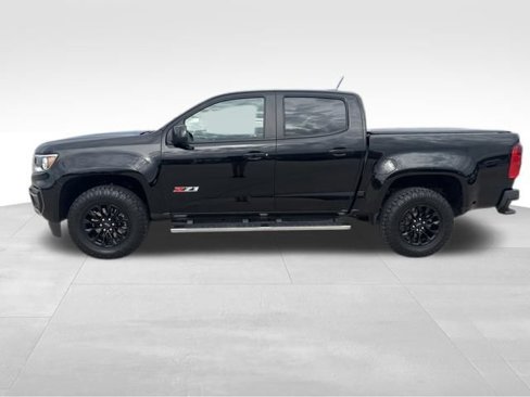 Certified 2021 Chevrolet Colorado Z71 w/ Z71 Midnight Edition image 2