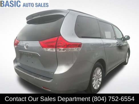 Used 2014 Toyota Sienna XLE image 6