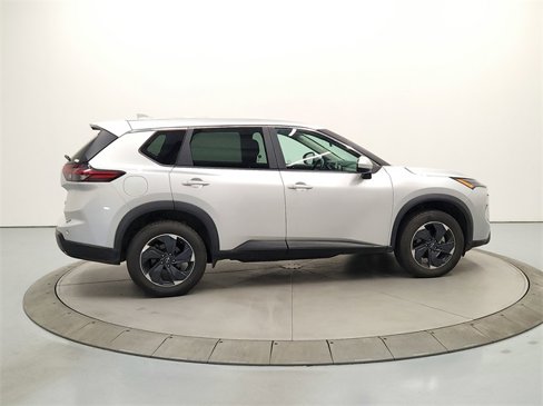 Used 2024 Nissan Rogue SV image 8
