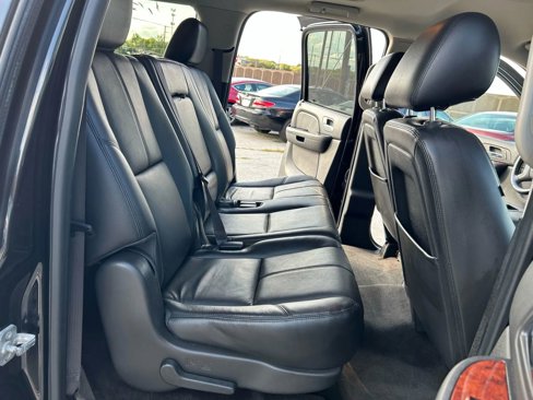 Used 2013 GMC Yukon XL SLT image 17