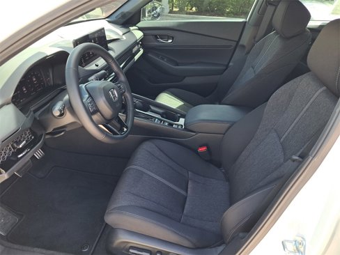Used 2025 Honda Accord Sport image 9