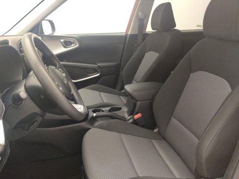 Used 2024 Kia Soul LX w/ Option Group 015 image 17