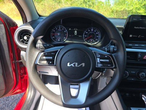 Used 2024 Kia Forte LXS w/ LXS Technology Package image 16