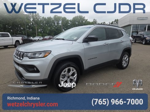 New 2025 Jeep Compass Latitude image 3