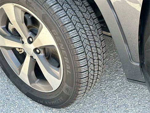 Used 2021 Jeep Cherokee Limited w/ Elite Package image 33