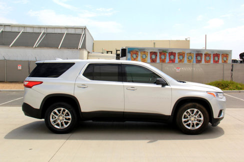 Used 2021 Chevrolet Traverse LS image 4
