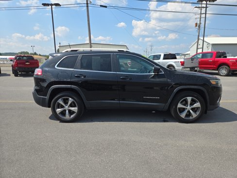 Used 2019 Jeep Cherokee Limited image 2