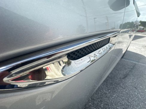 Used 2018 Jaguar F-PACE Prestige image 3