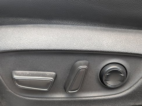 Used 2021 Toyota Highlander Limited image 22