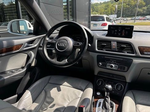 Used 2017 Audi Q3 2.0T Premium Plus w/ Premium Plus Package image 43