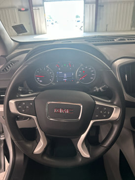 Used 2022 GMC Terrain SLE image 13