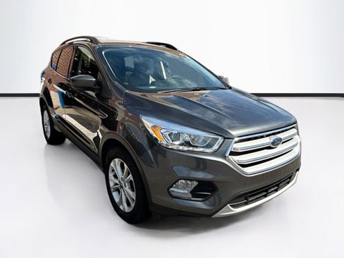 Used 2018 Ford Escape SEL image 3