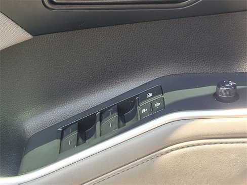 Used 2022 Toyota Highlander L image 27